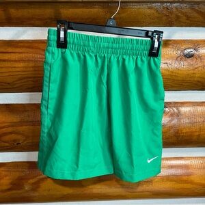 Nike Kid's Green Athletic Standard fit Shorts Youth Small